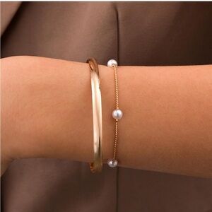 Layered pearl bracelets
